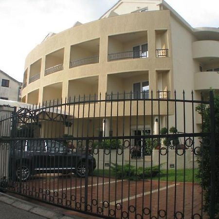 Apartmani Mirenza Budva Exteriör bild