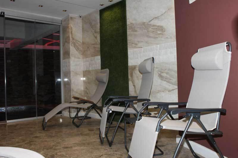 Apartmani Mirenza Budva Exteriör bild